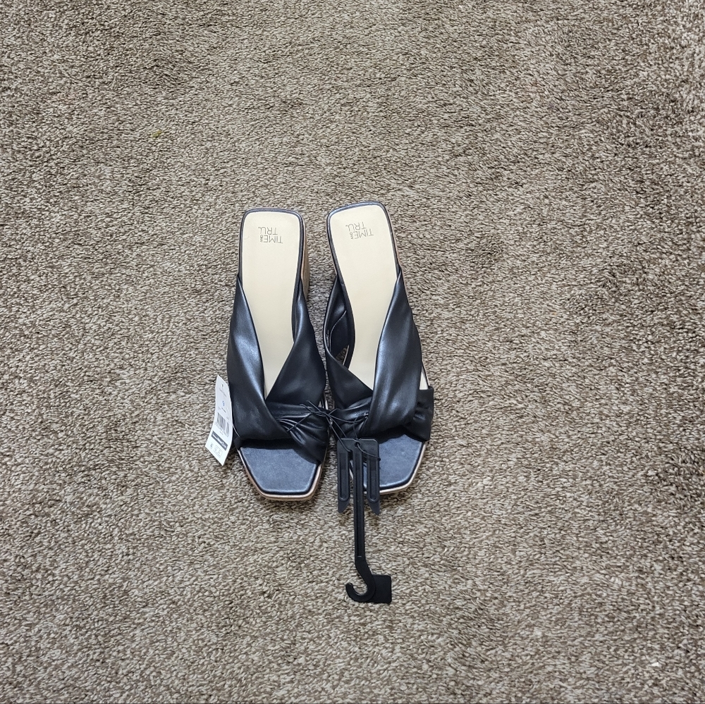 Women size 9 black wedge sandals
